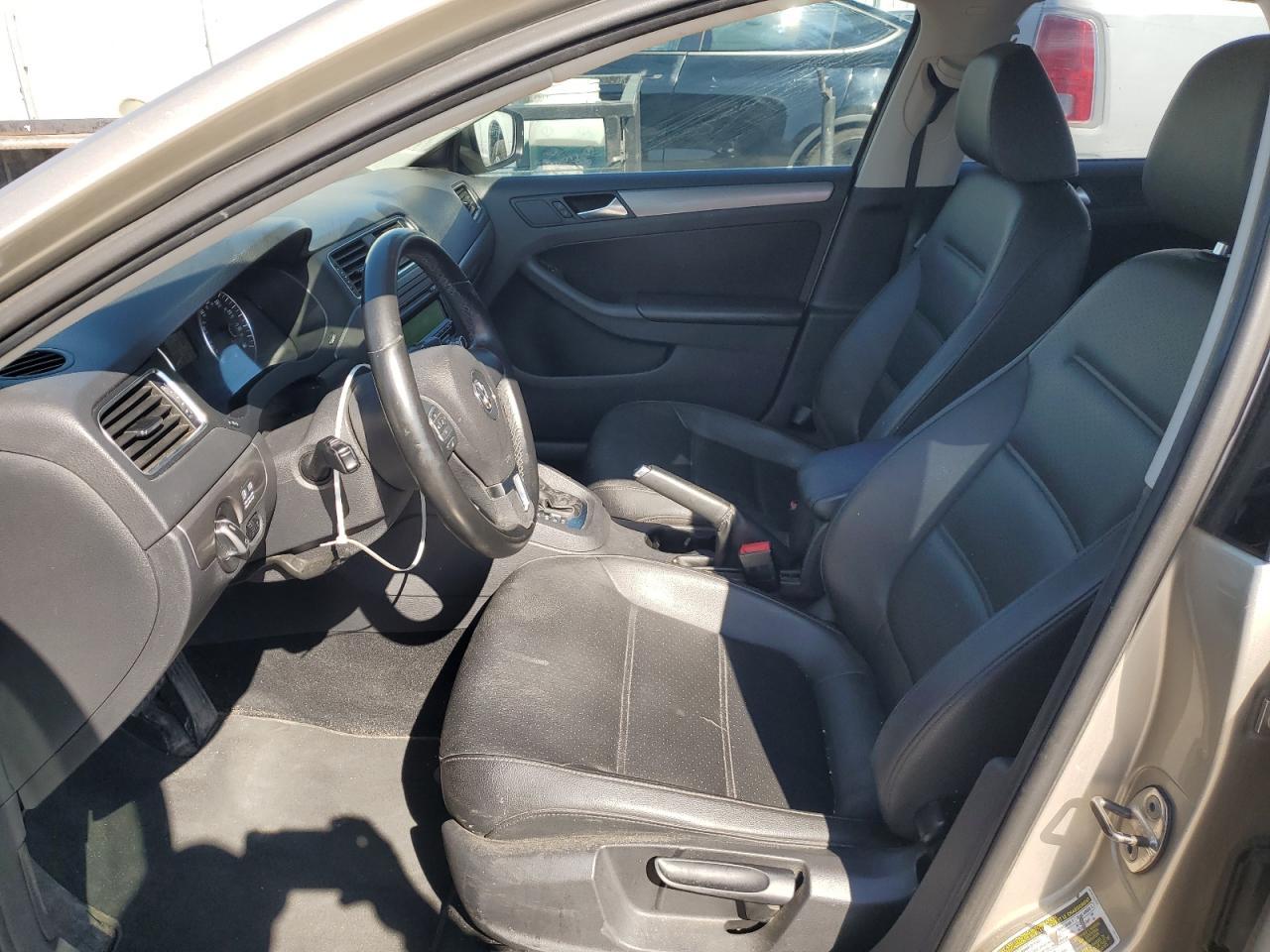 2013 VOLKSWAGEN JETTA
