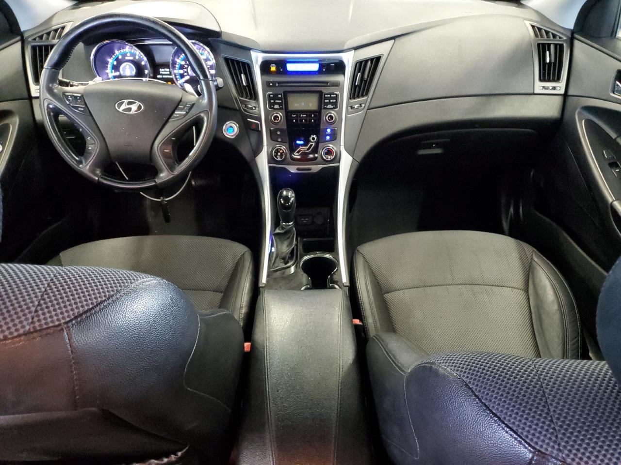 2011 HYUNDAI SONATA