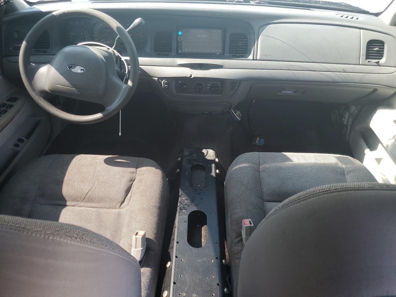 2003 FORD Crown Victoria