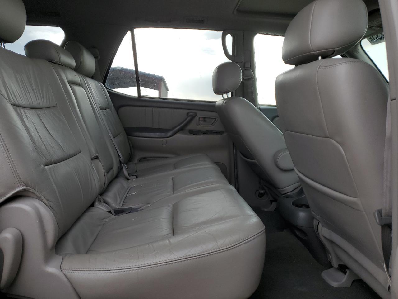 2001 TOYOTA Sequoia