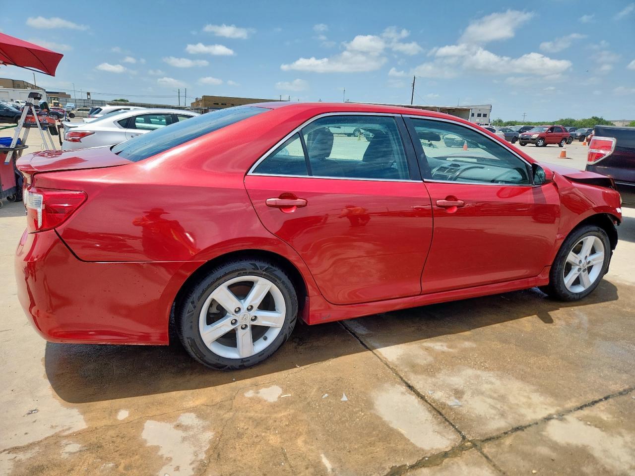 2014 TOYOTA CAMRY