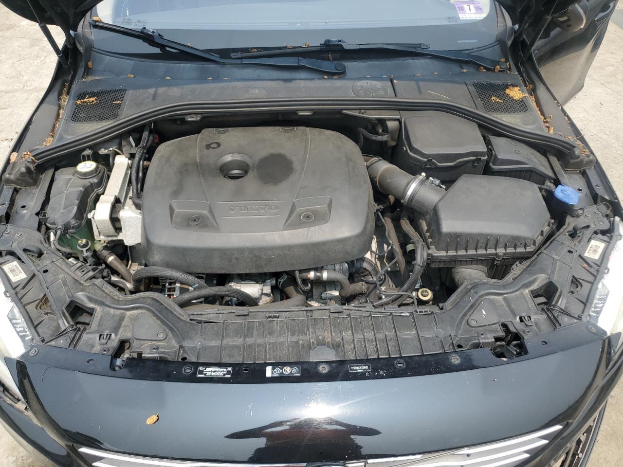2015 VOLVO S60