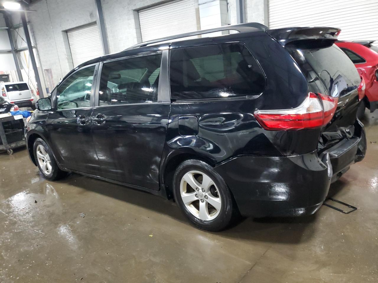 2016 TOYOTA SIENNA