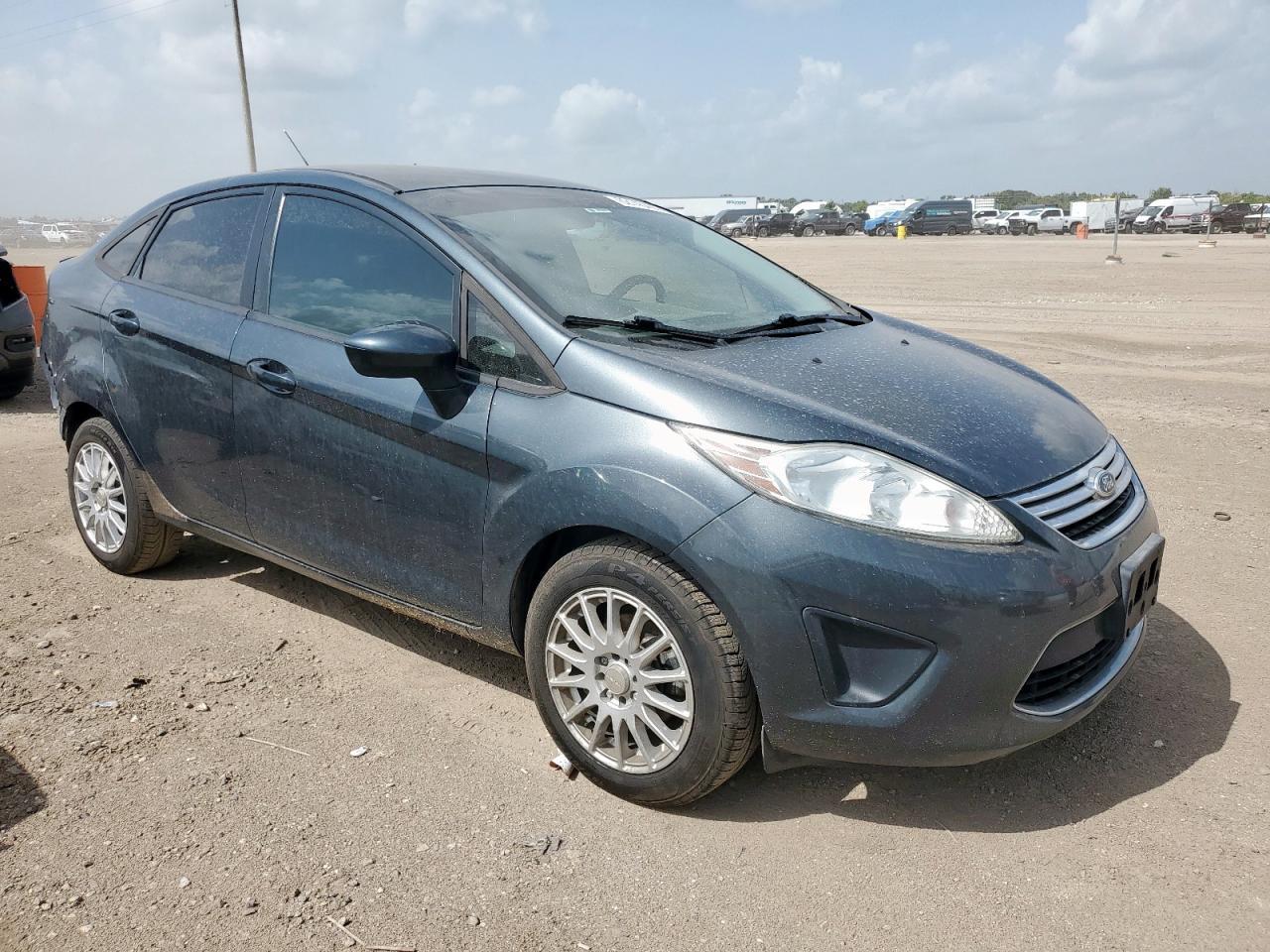 2011 FORD Fiesta