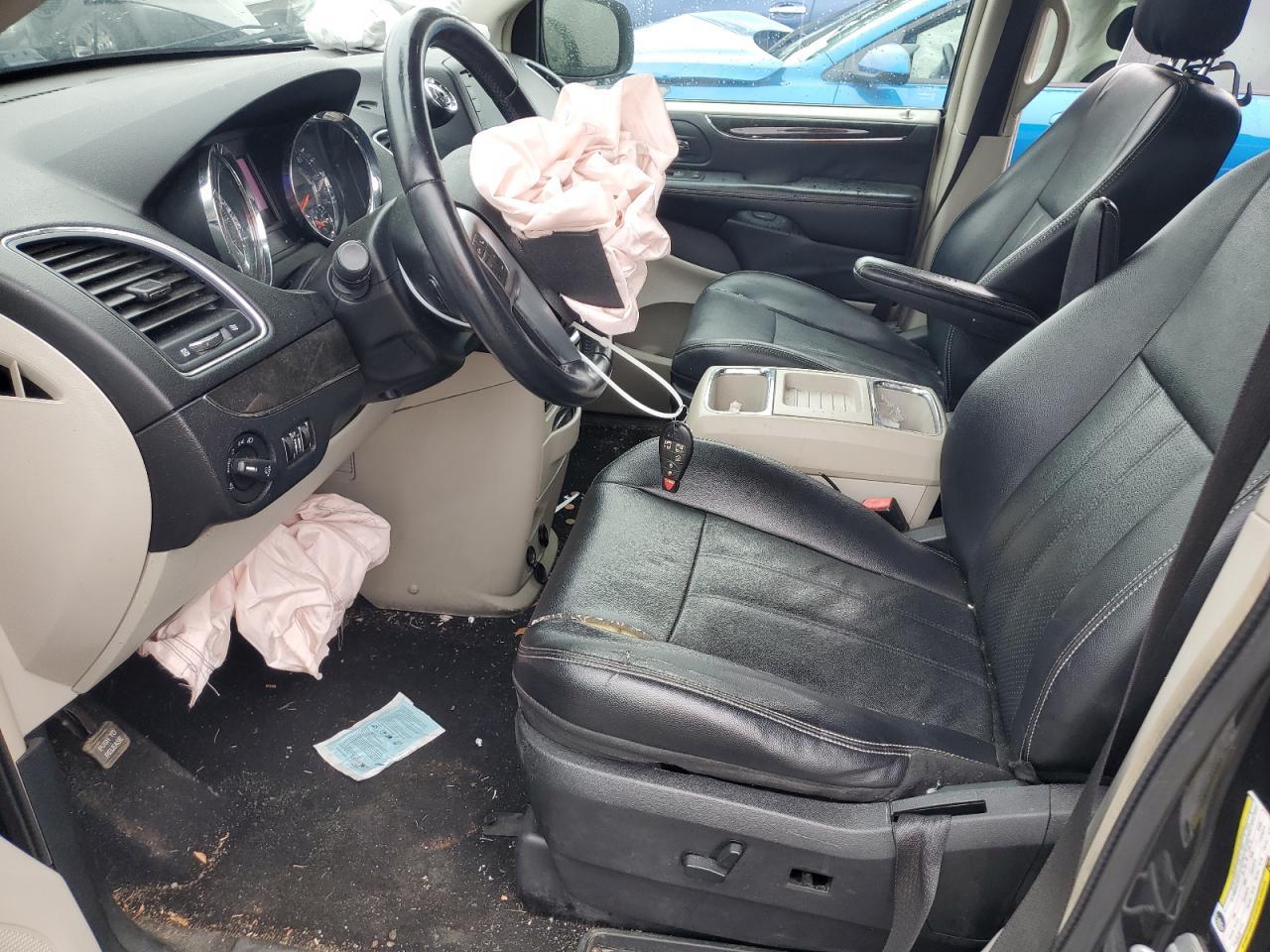2012 CHRYSLER Town & Country