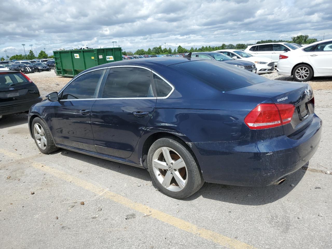 2012 VOLKSWAGEN Passat