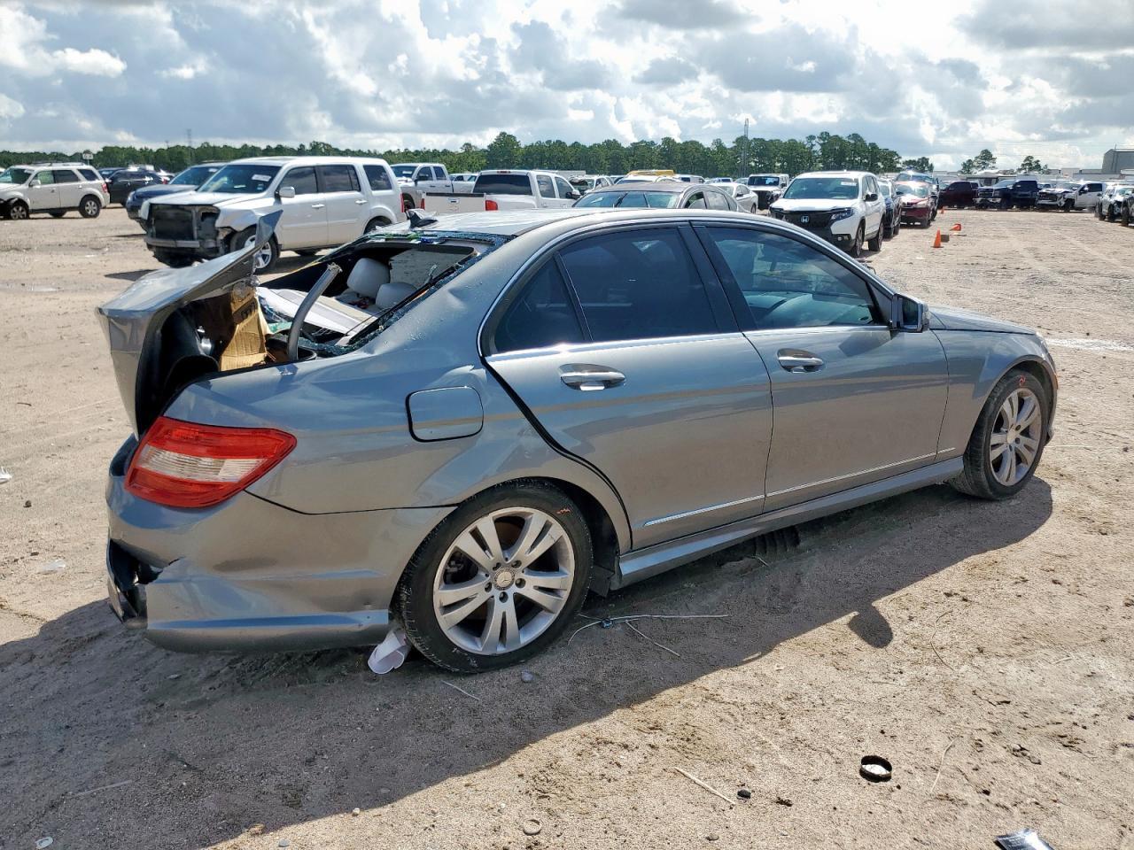2011 MERCEDES-BENZ C-CLASS