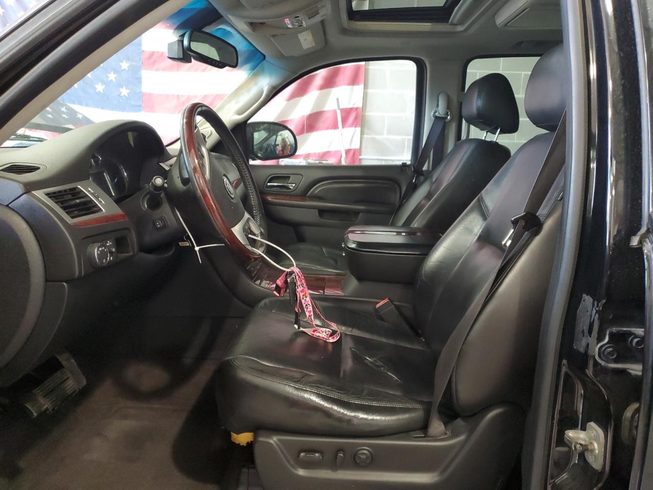 2011 CADILLAC ESCALADE