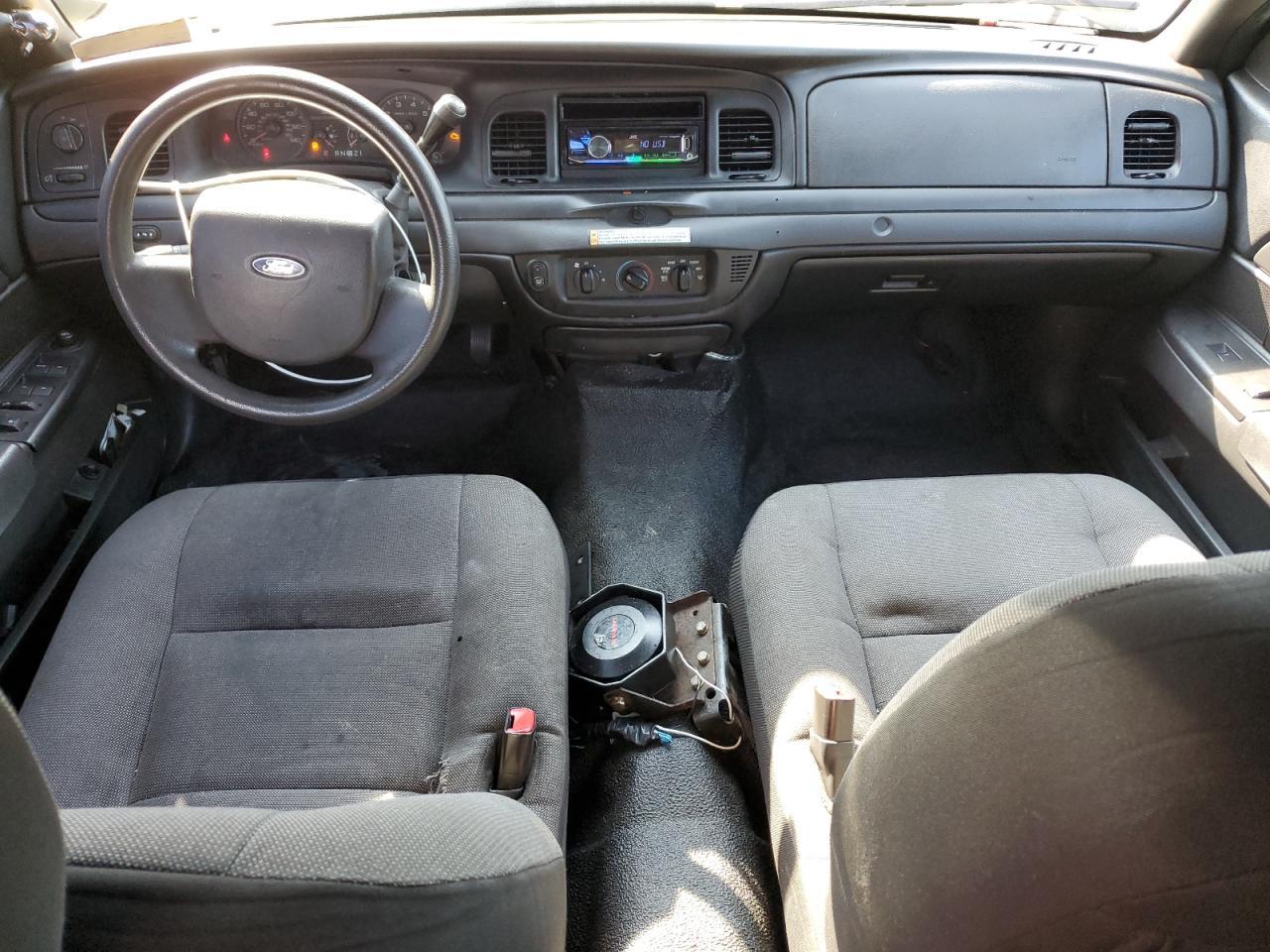 2010 FORD Crown Victoria