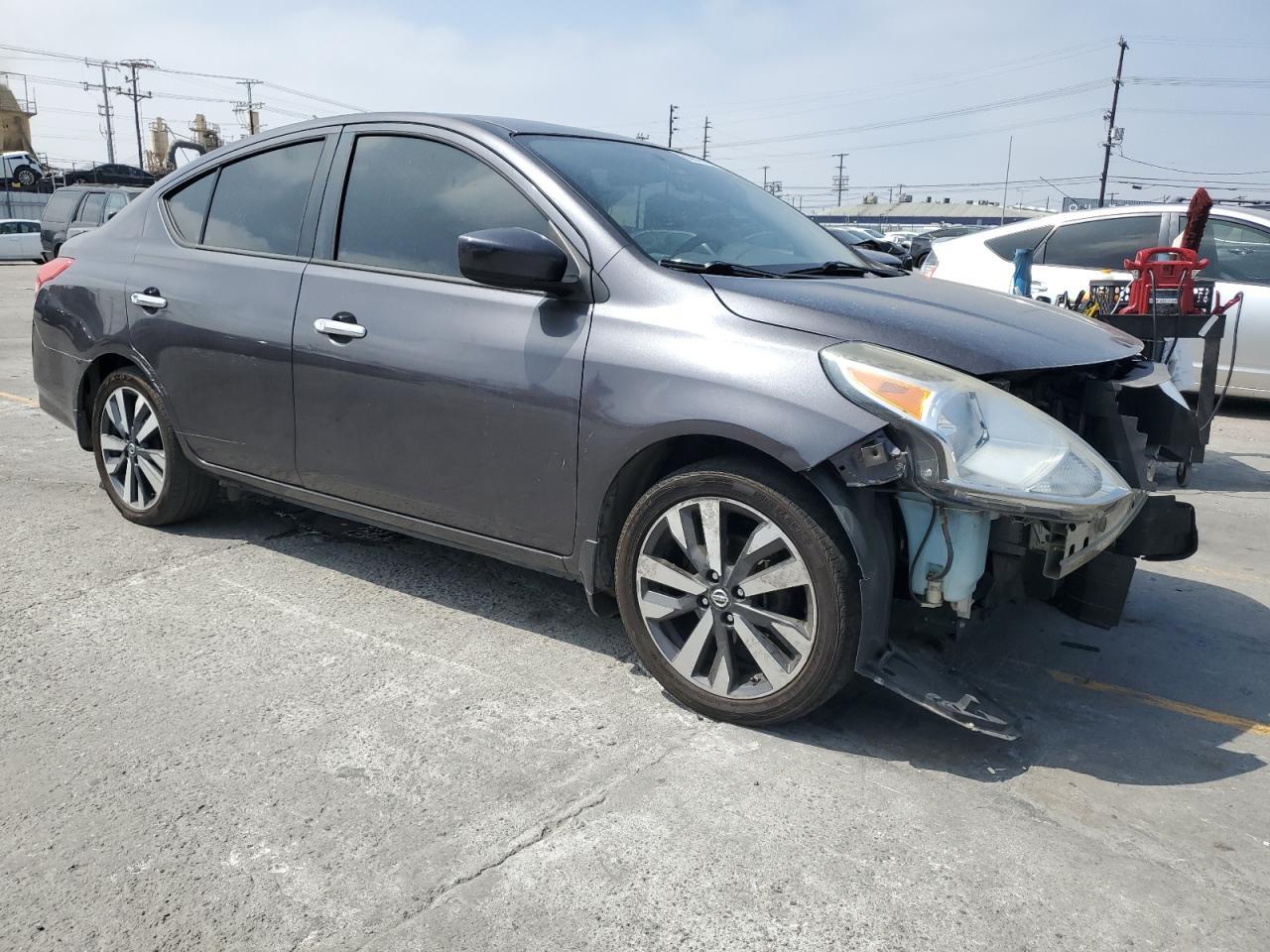 2015 NISSAN VERSA