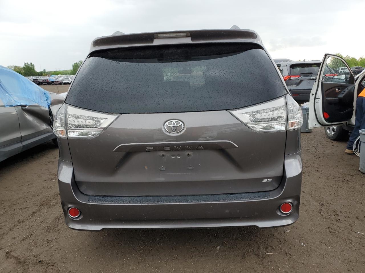 2014 TOYOTA SIENNA