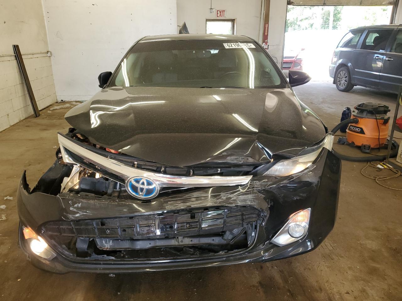 2013 TOYOTA Avalon