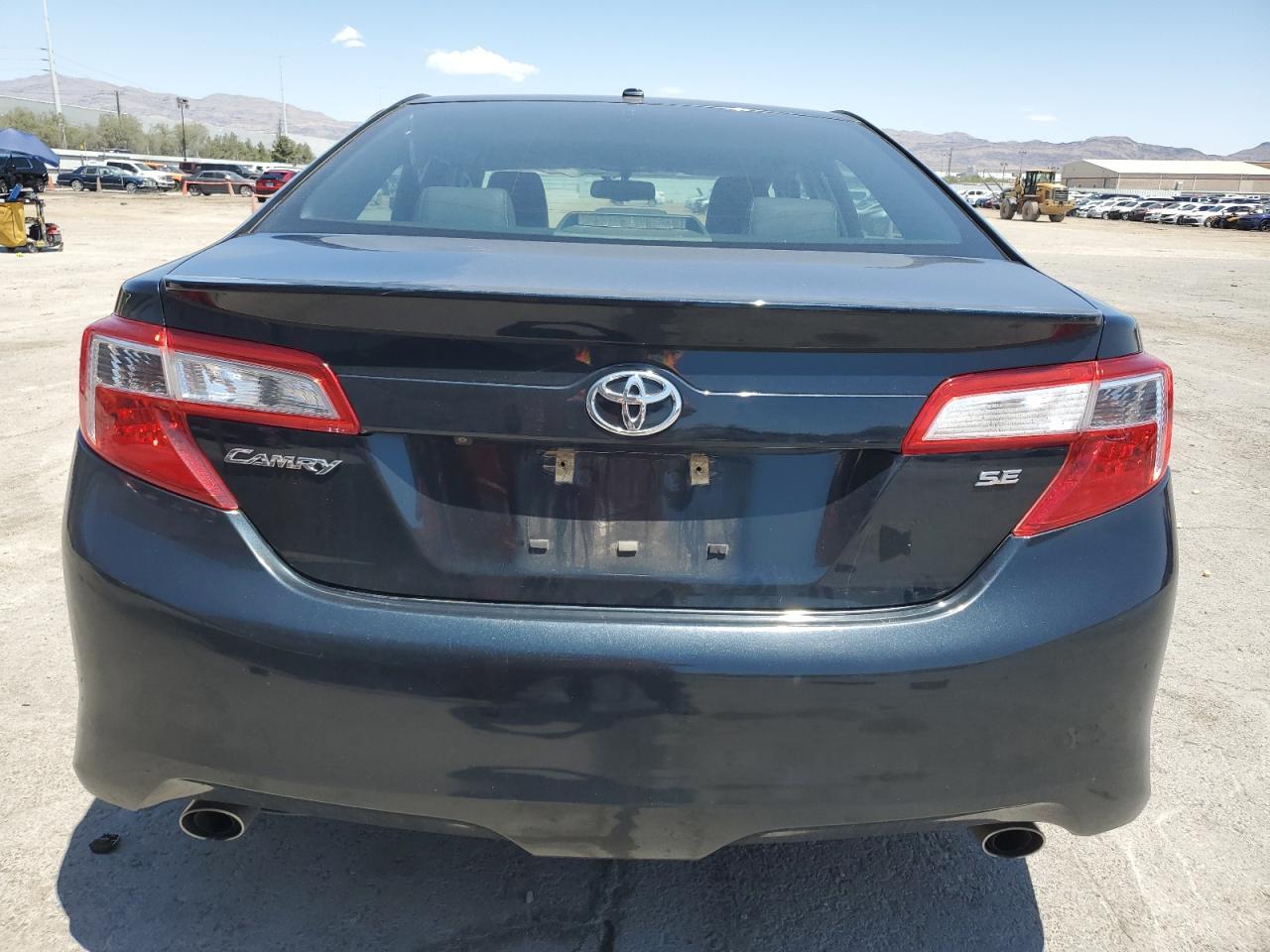 2014 TOYOTA CAMRY