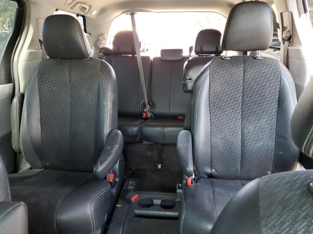 2014 TOYOTA SIENNA