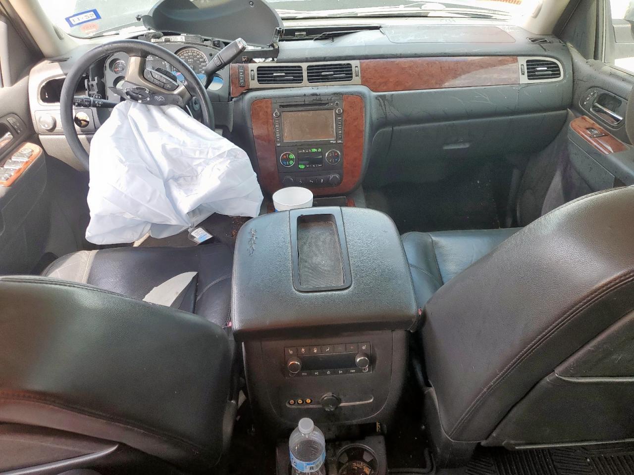 2013 CHEVROLET Suburban
