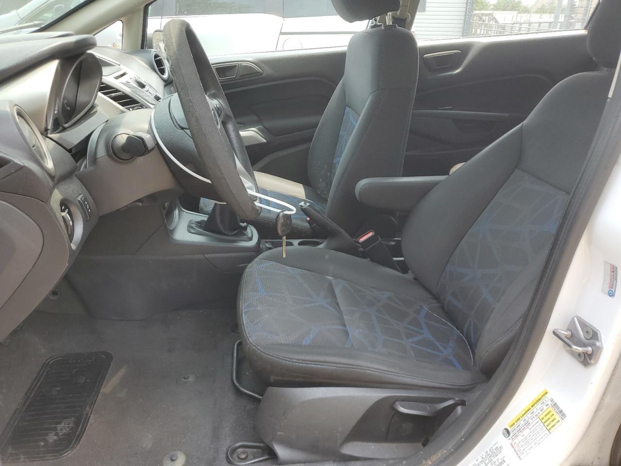 2013 FORD Fiesta