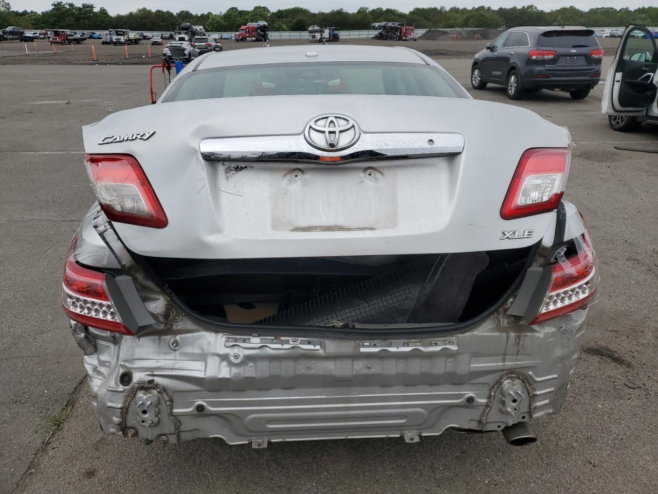 2011 TOYOTA CAMRY