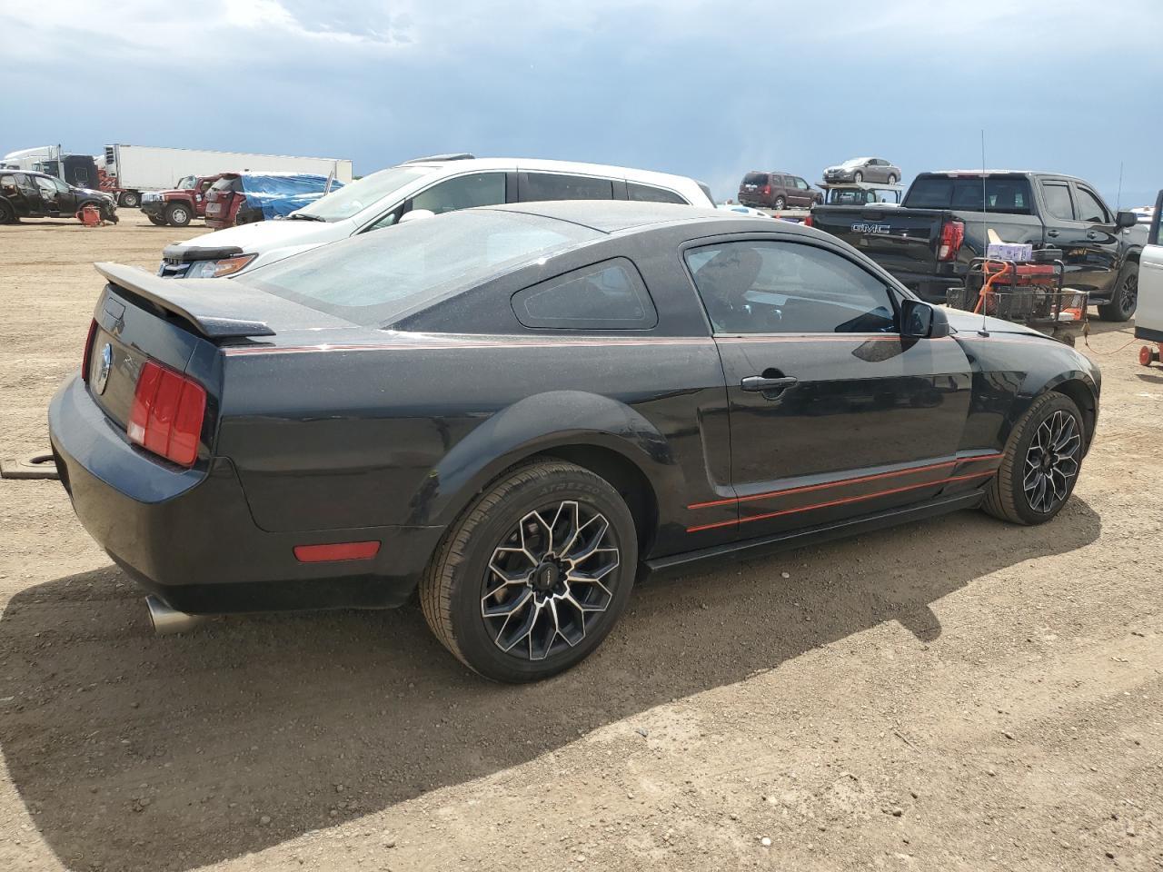 2005 FORD MUSTANG