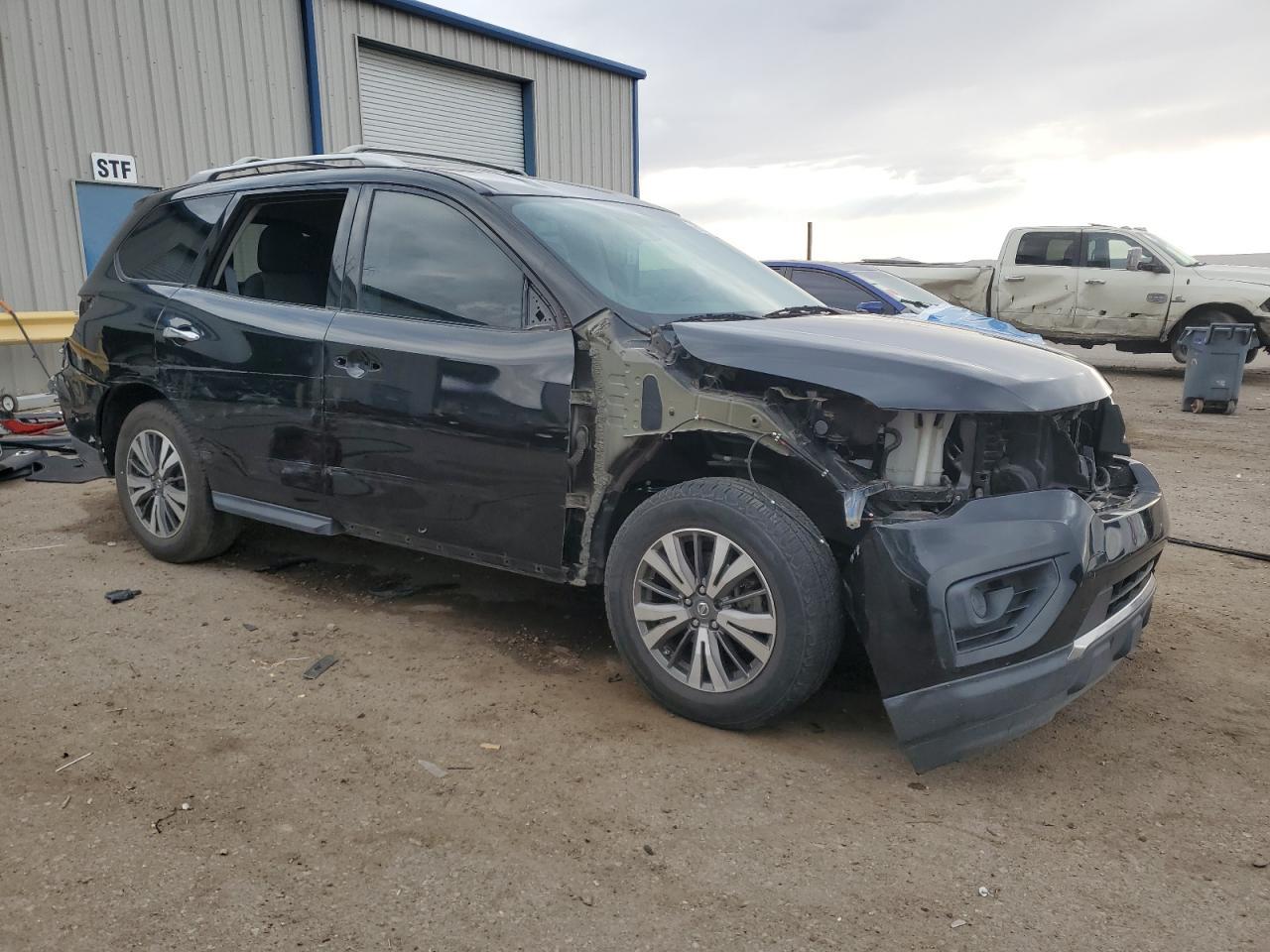2017 NISSAN PATHFINDER