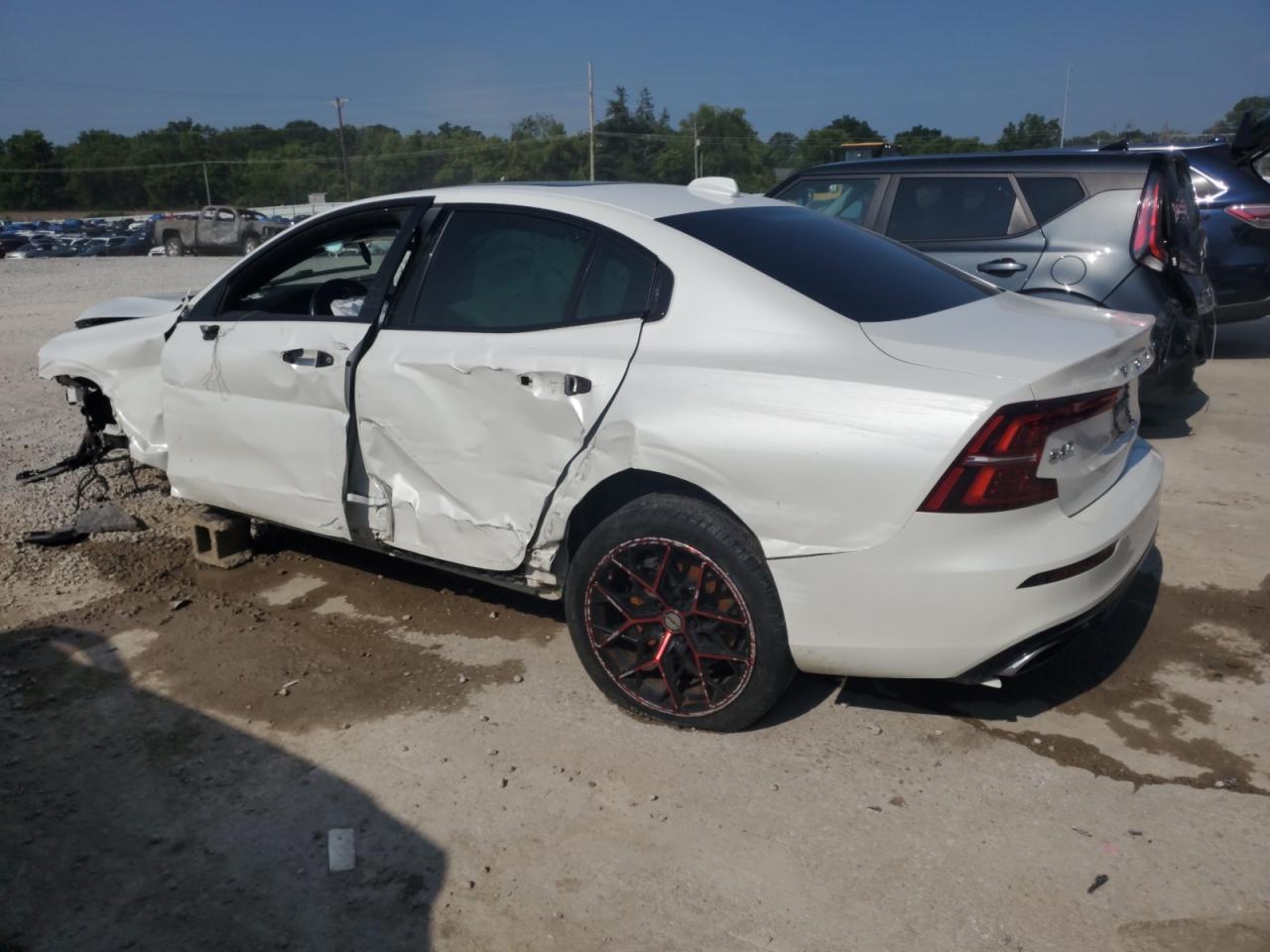 2019 VOLVO S60