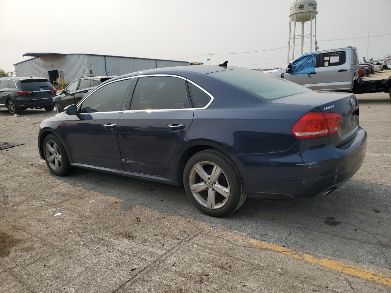2012 VOLKSWAGEN Passat