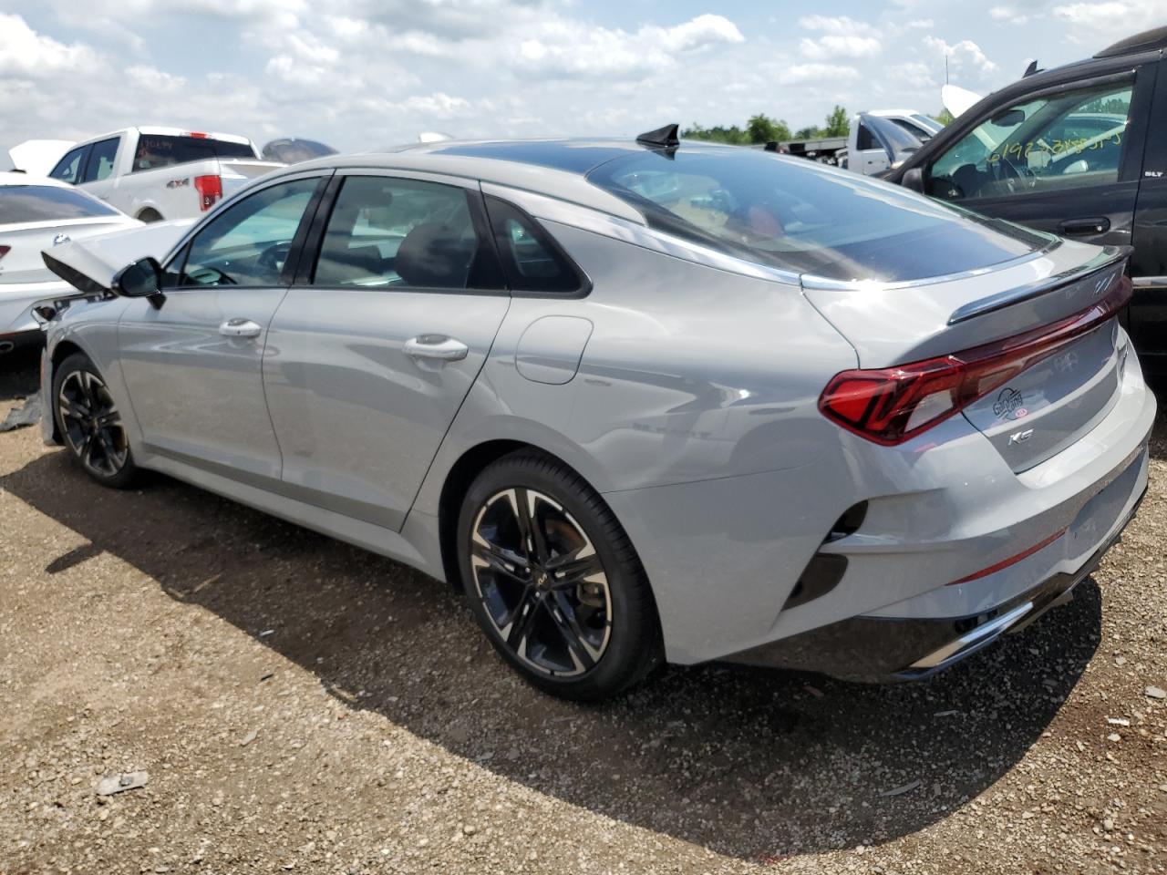 2022 KIA K5