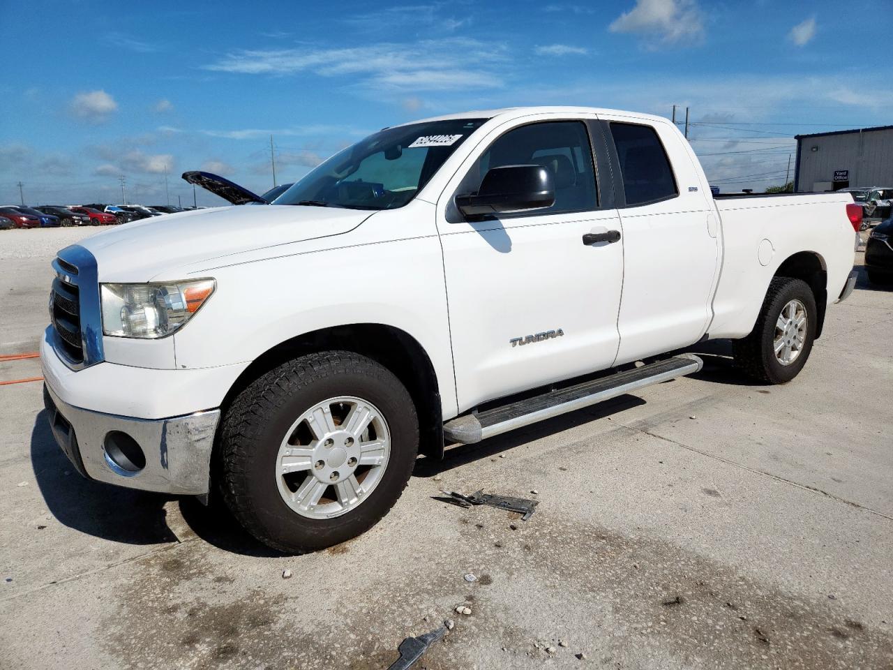 2011 TOYOTA TUNDRA