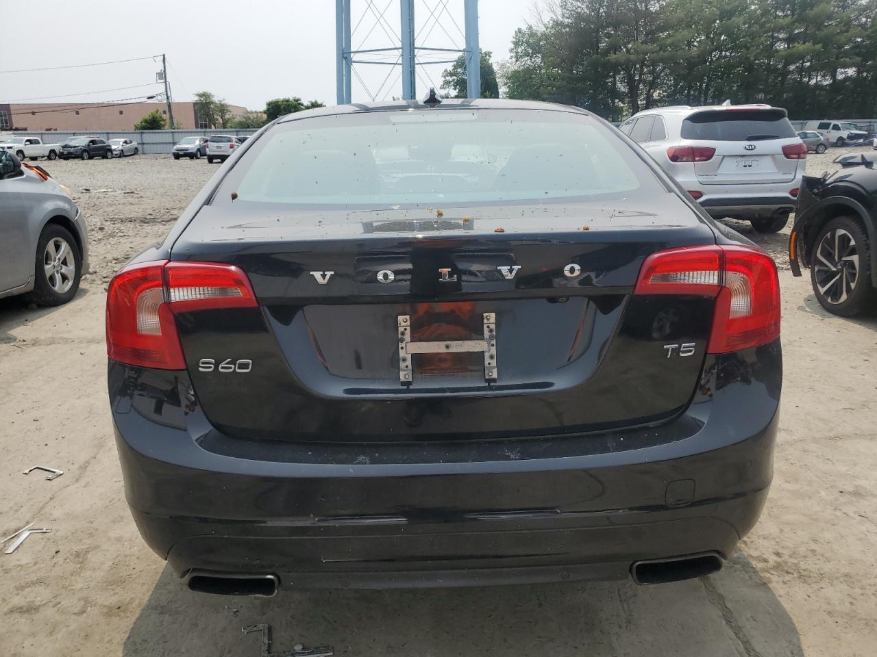 2015 VOLVO S60