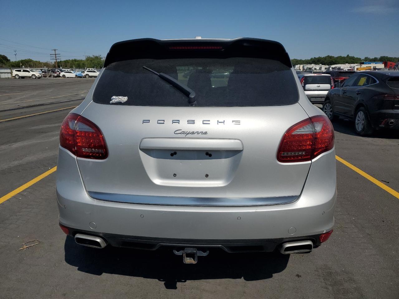 2014 PORSCHE CAYENNE