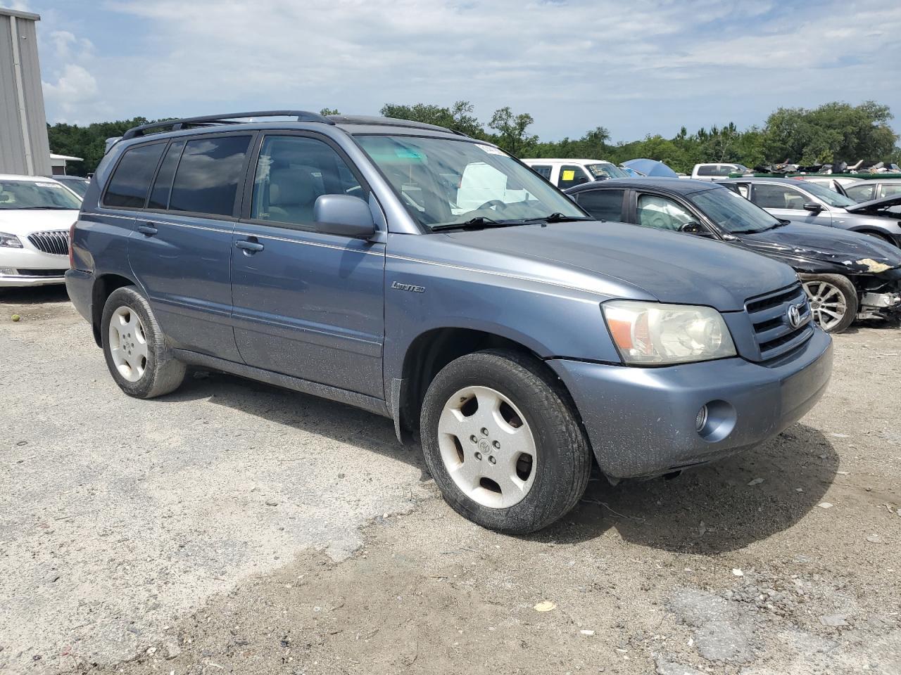 2004 TOYOTA HIGHLANDER