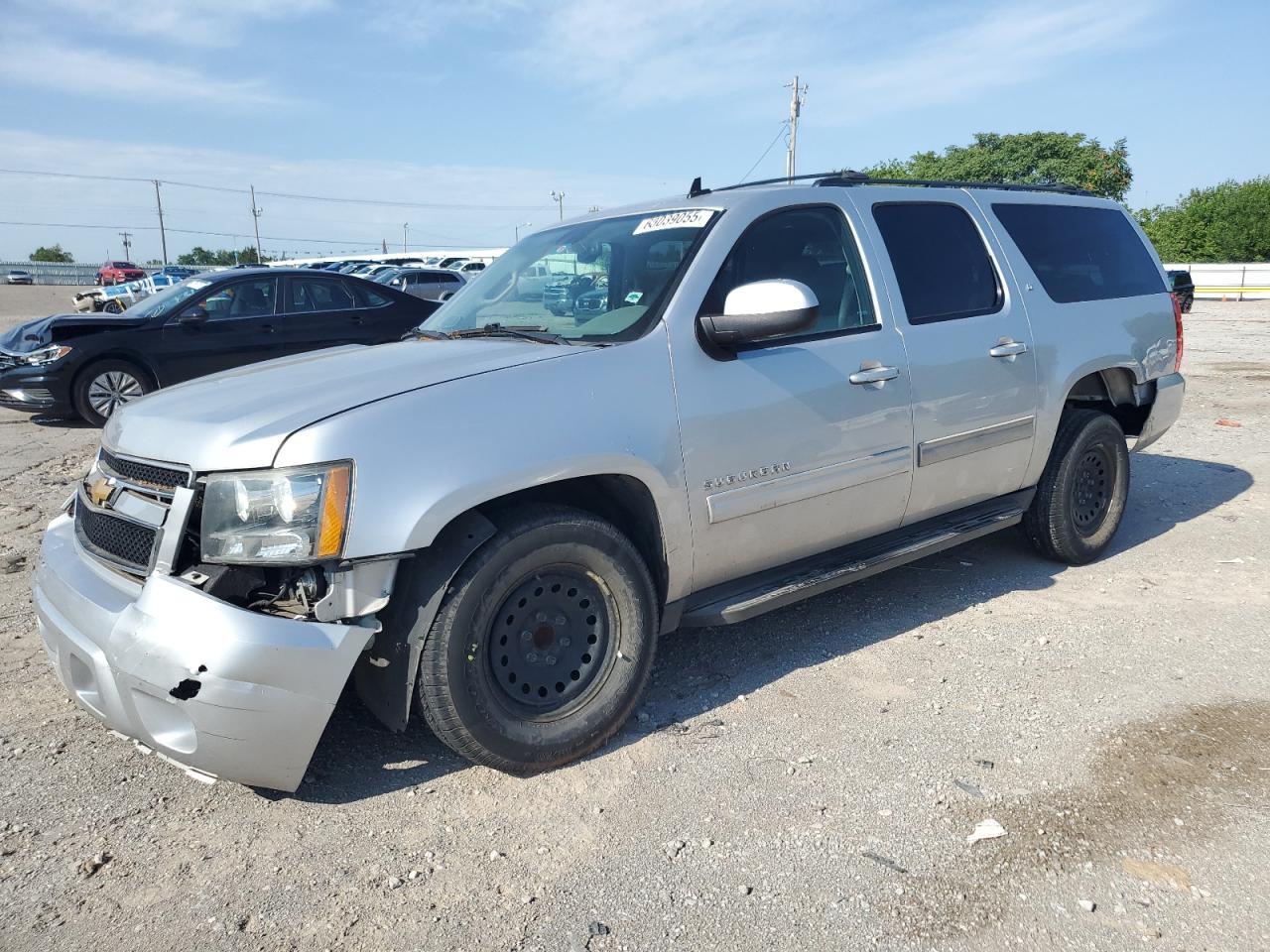 2013 CHEVROLET Suburban