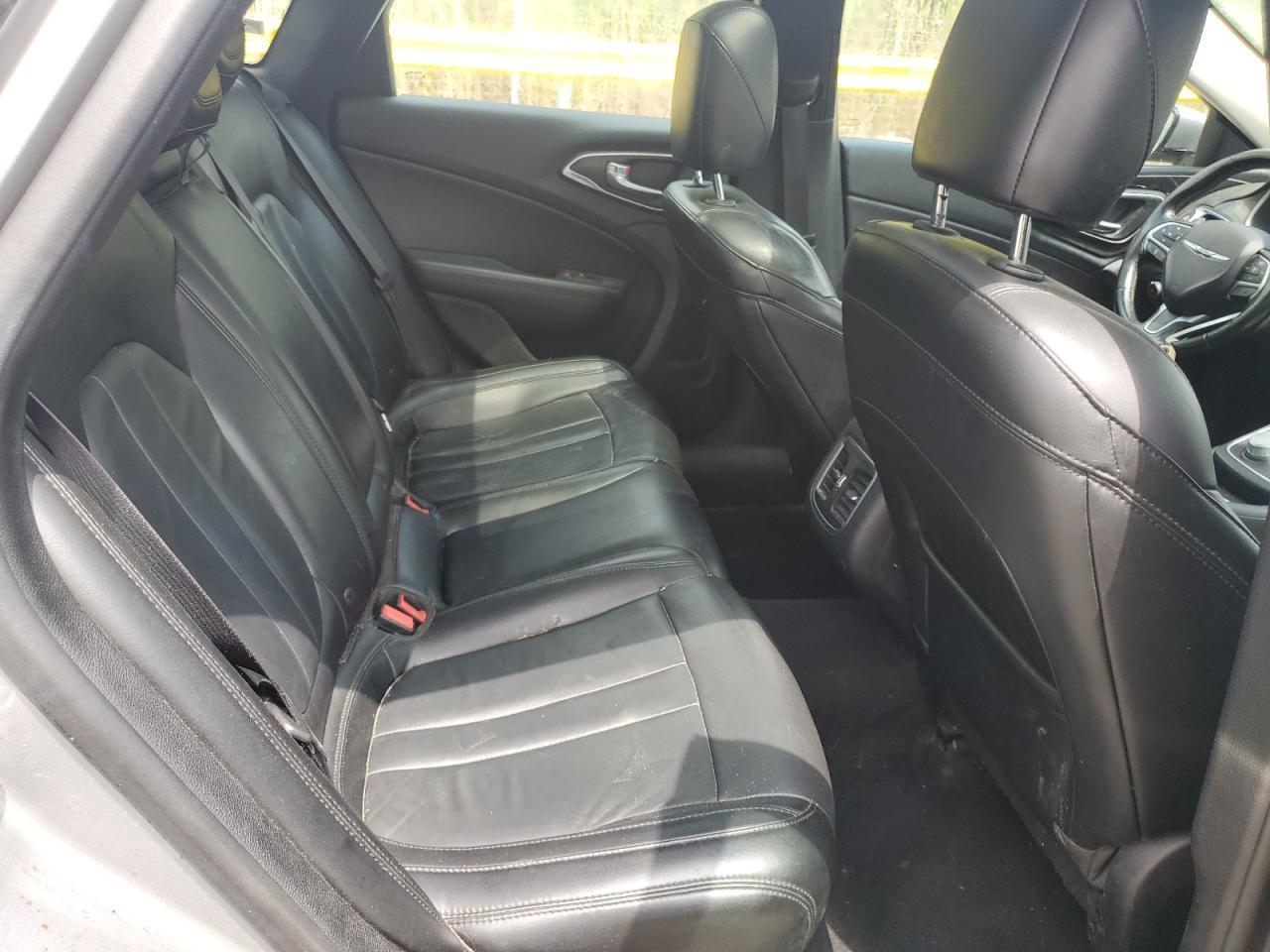 2015 CHRYSLER 200