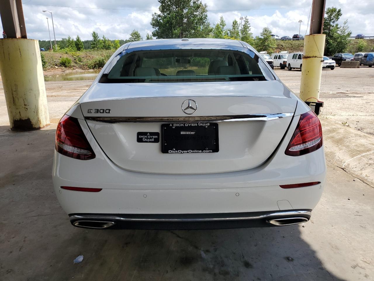 2017 MERCEDES-BENZ E-Class