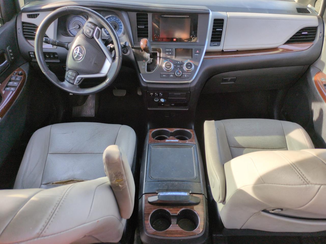 2017 TOYOTA SIENNA
