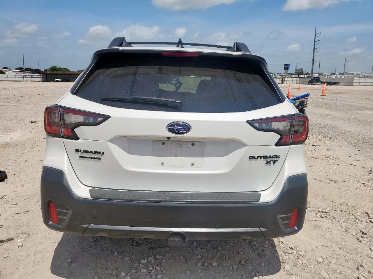 2020 SUBARU Outback