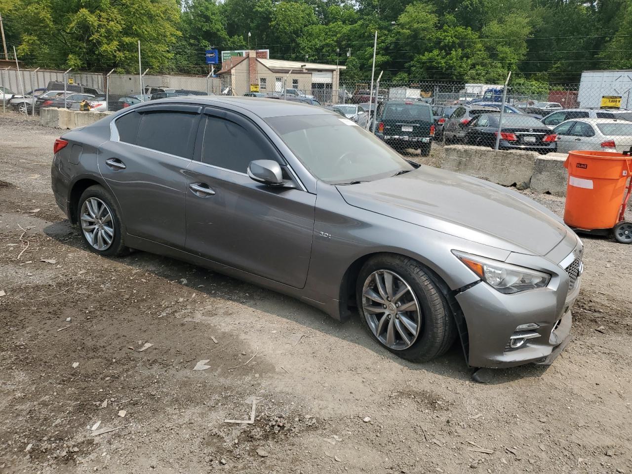 2016 INFINITI Q50