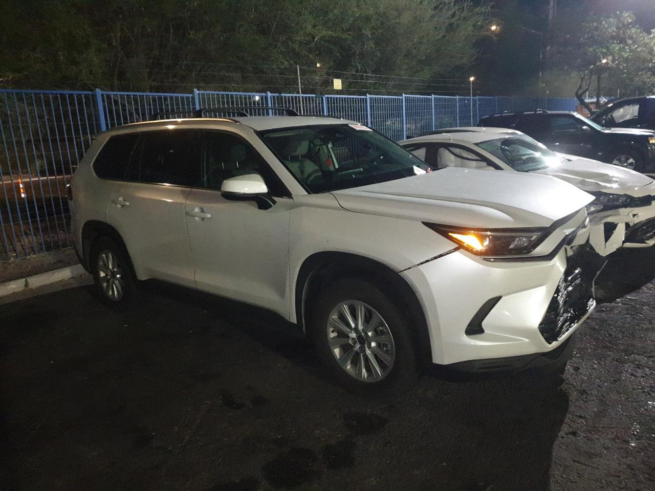 2024 TOYOTA HIGHLANDER