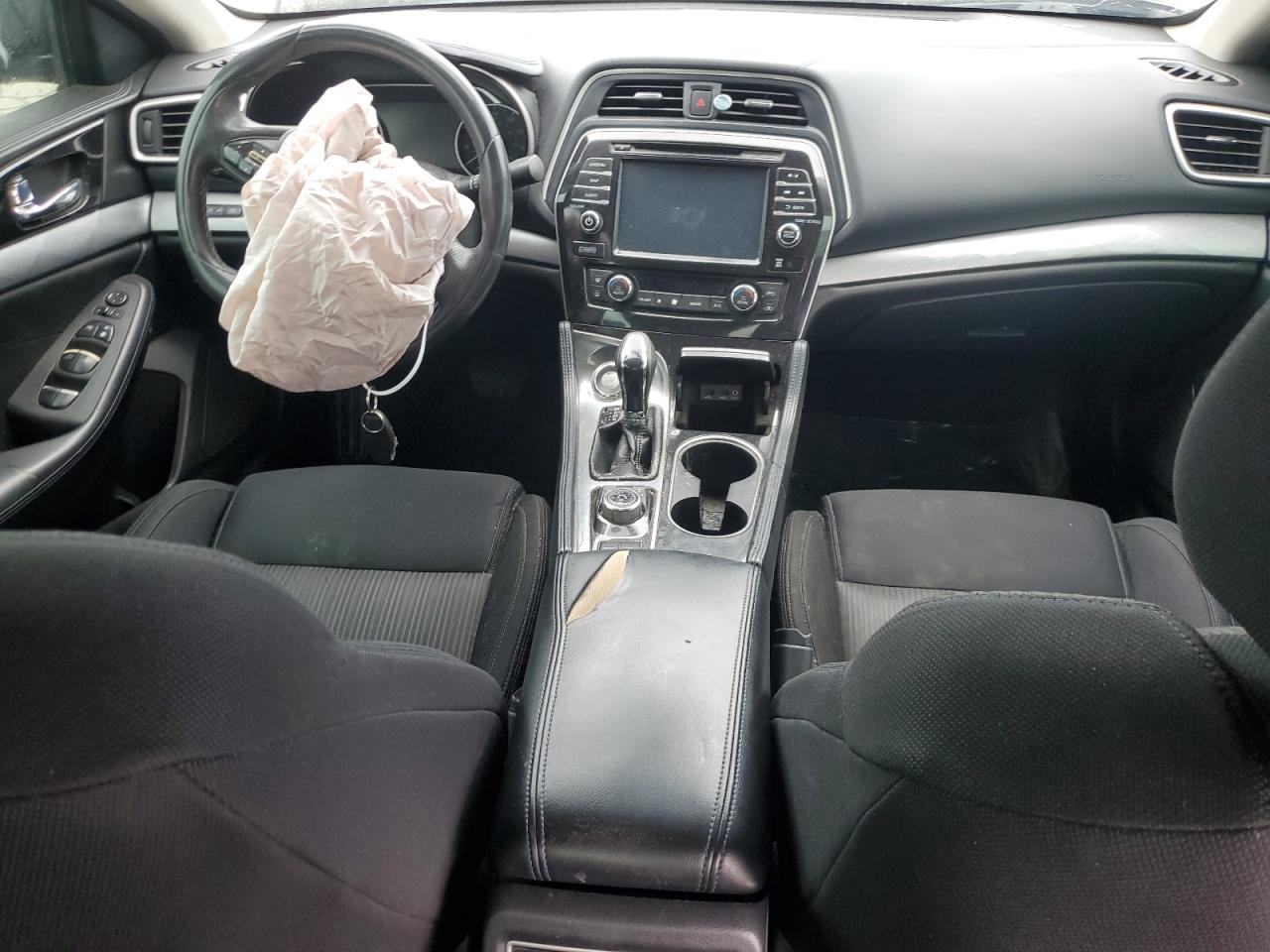 2016 NISSAN Maxima