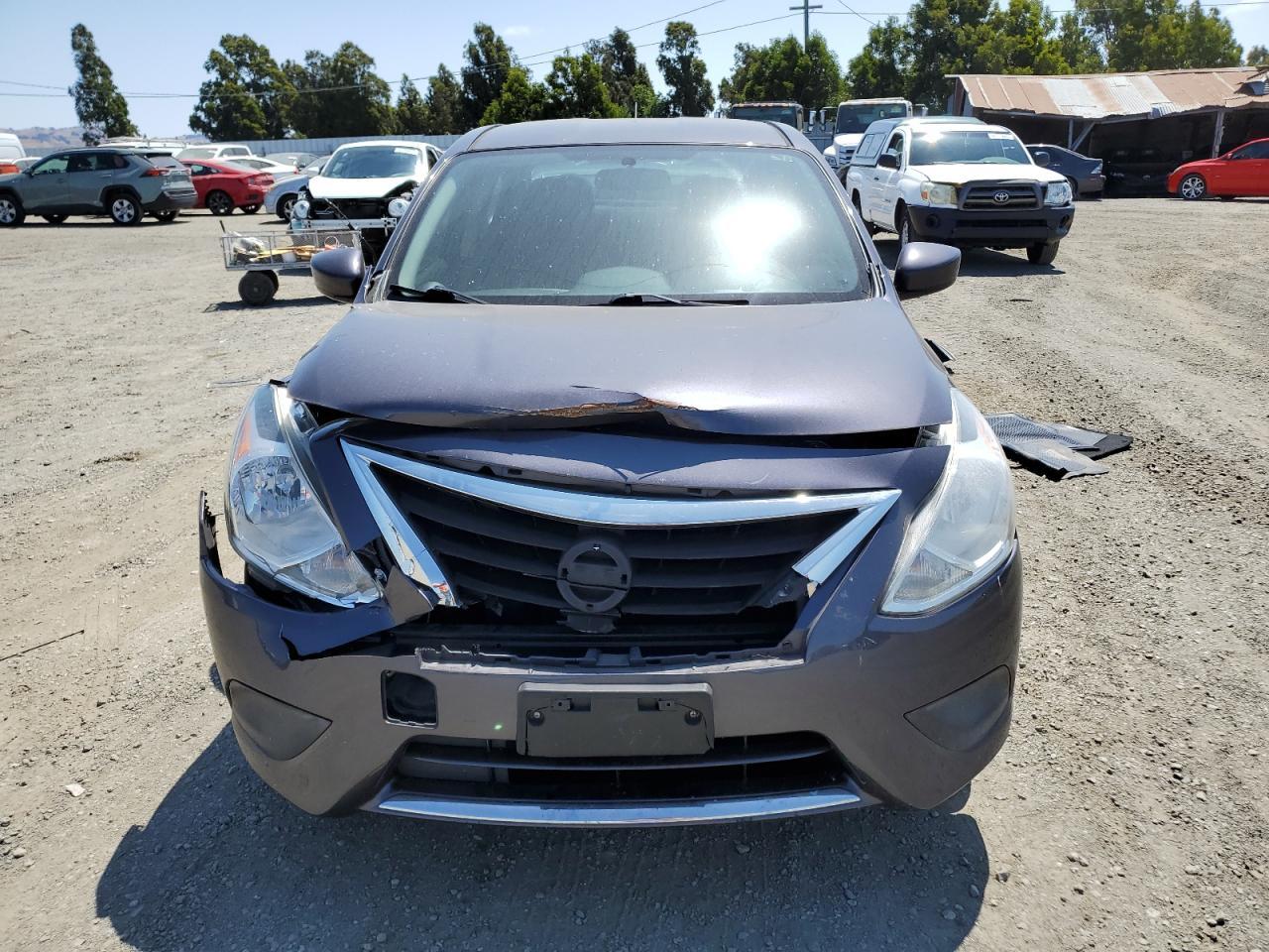 2015 NISSAN VERSA