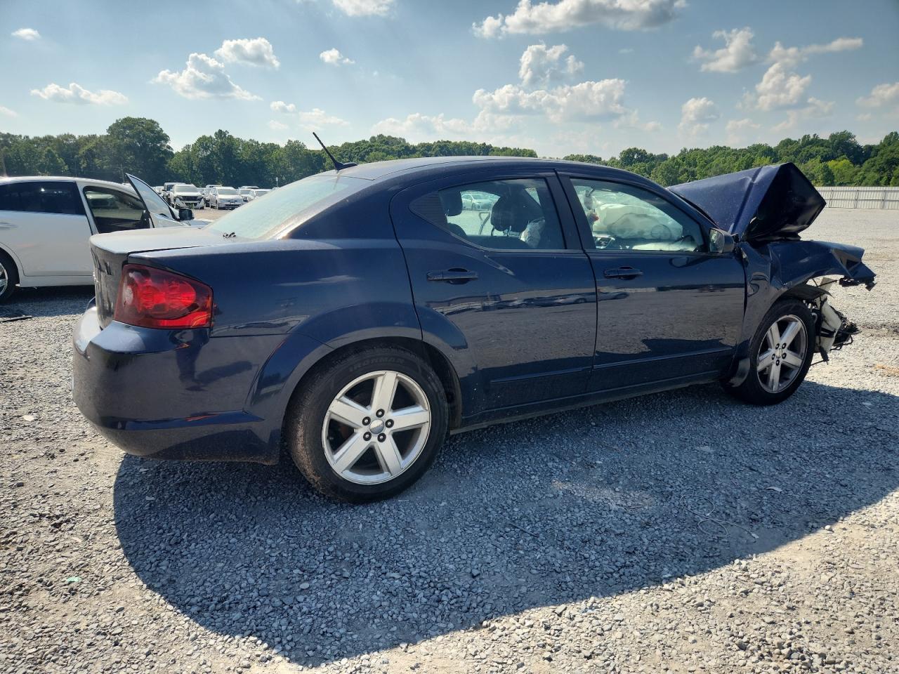 2013 DODGE Avenger