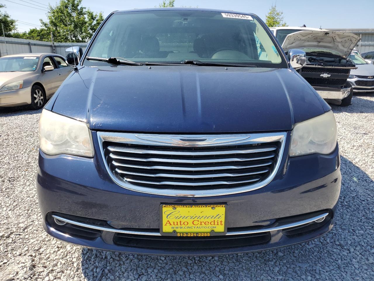 2014 CHRYSLER Town & Country