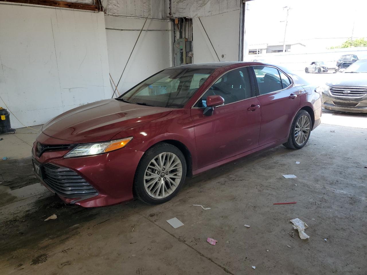 2018 TOYOTA CAMRY