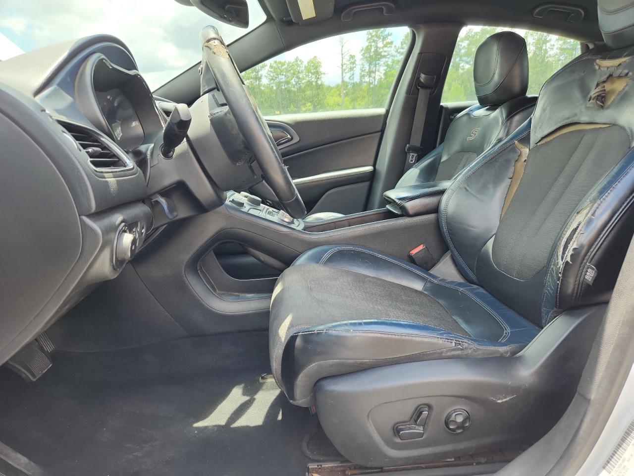 2016 CHRYSLER 200