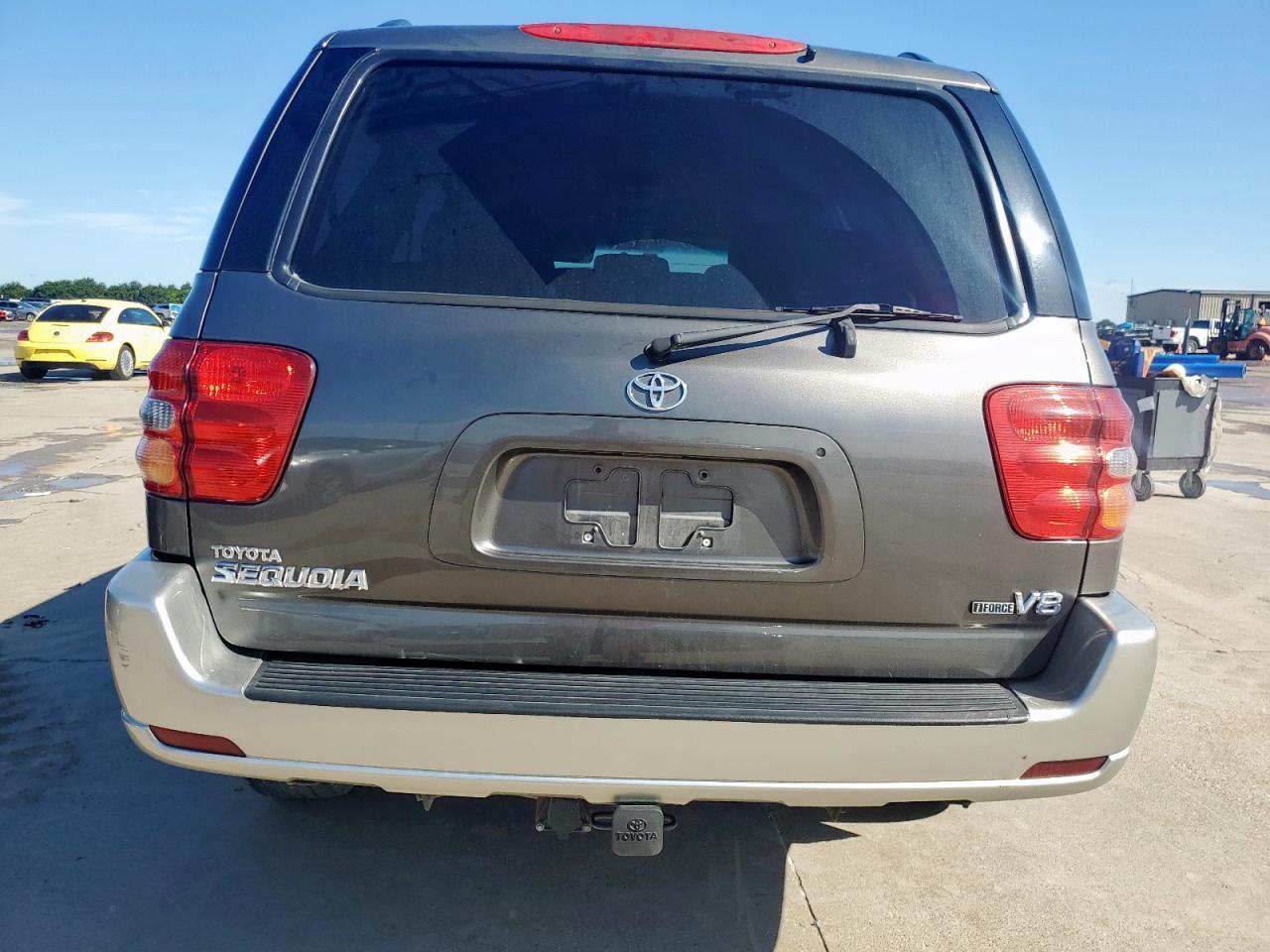 2003 TOYOTA Sequoia
