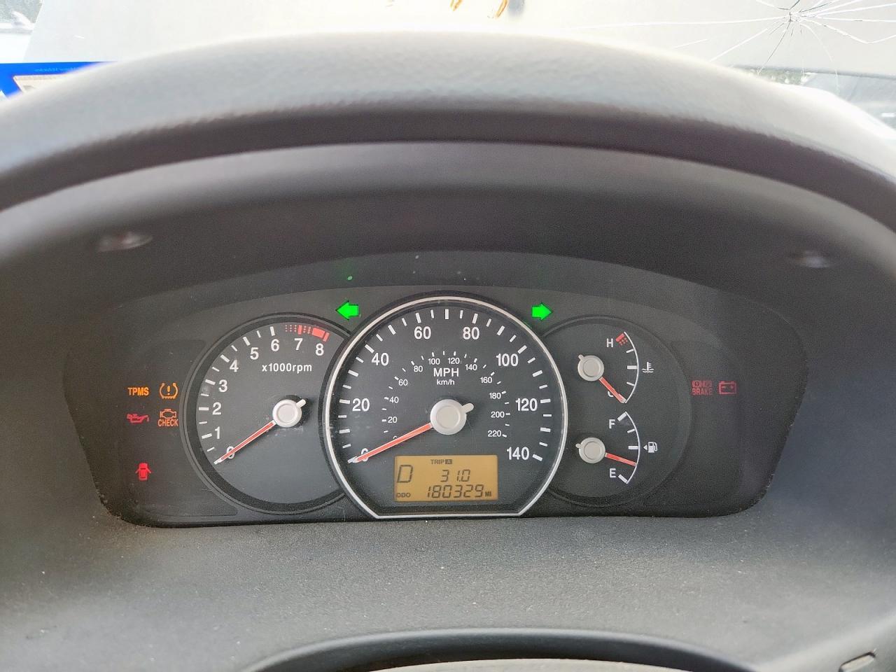 2009 KIA RONDO