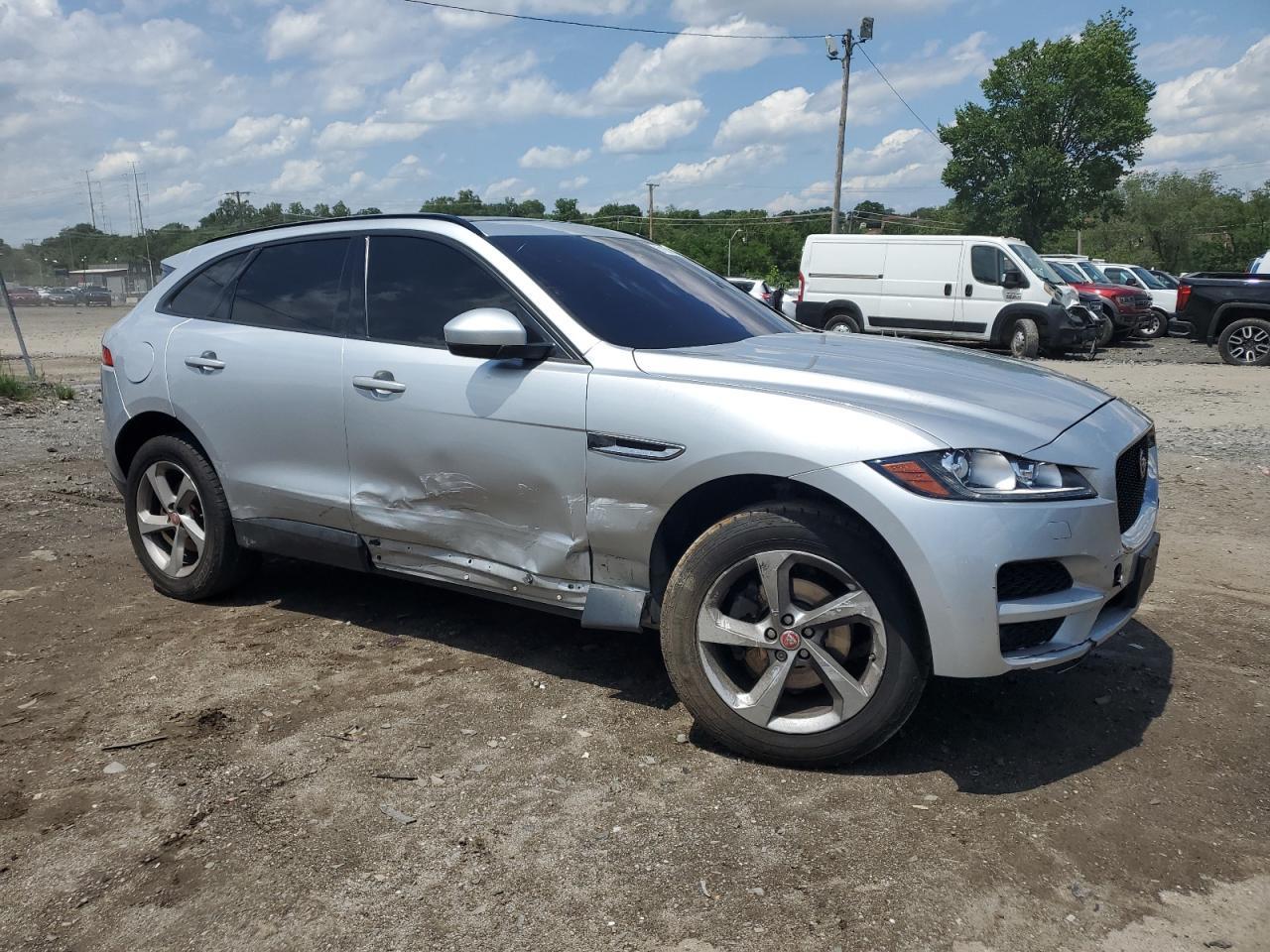 2018 JAGUAR F-Pace