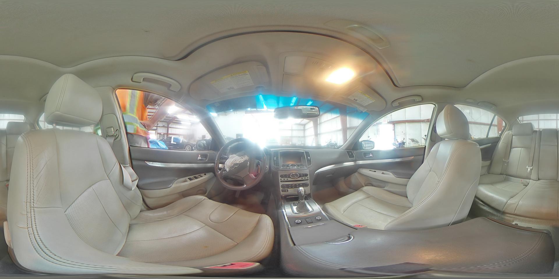 2015 INFINITI Q40