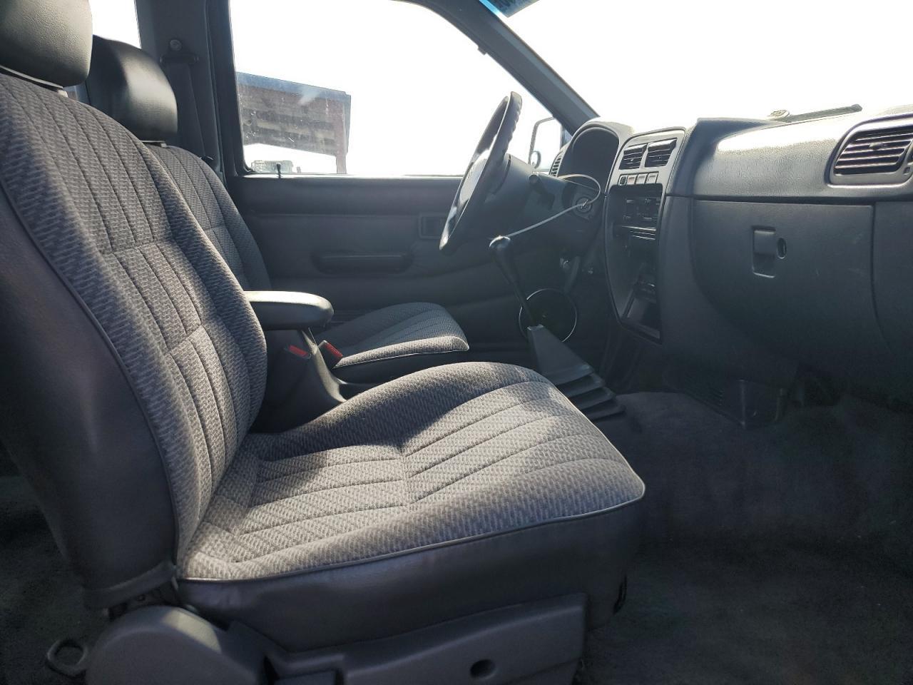 1997 NISSAN Navara