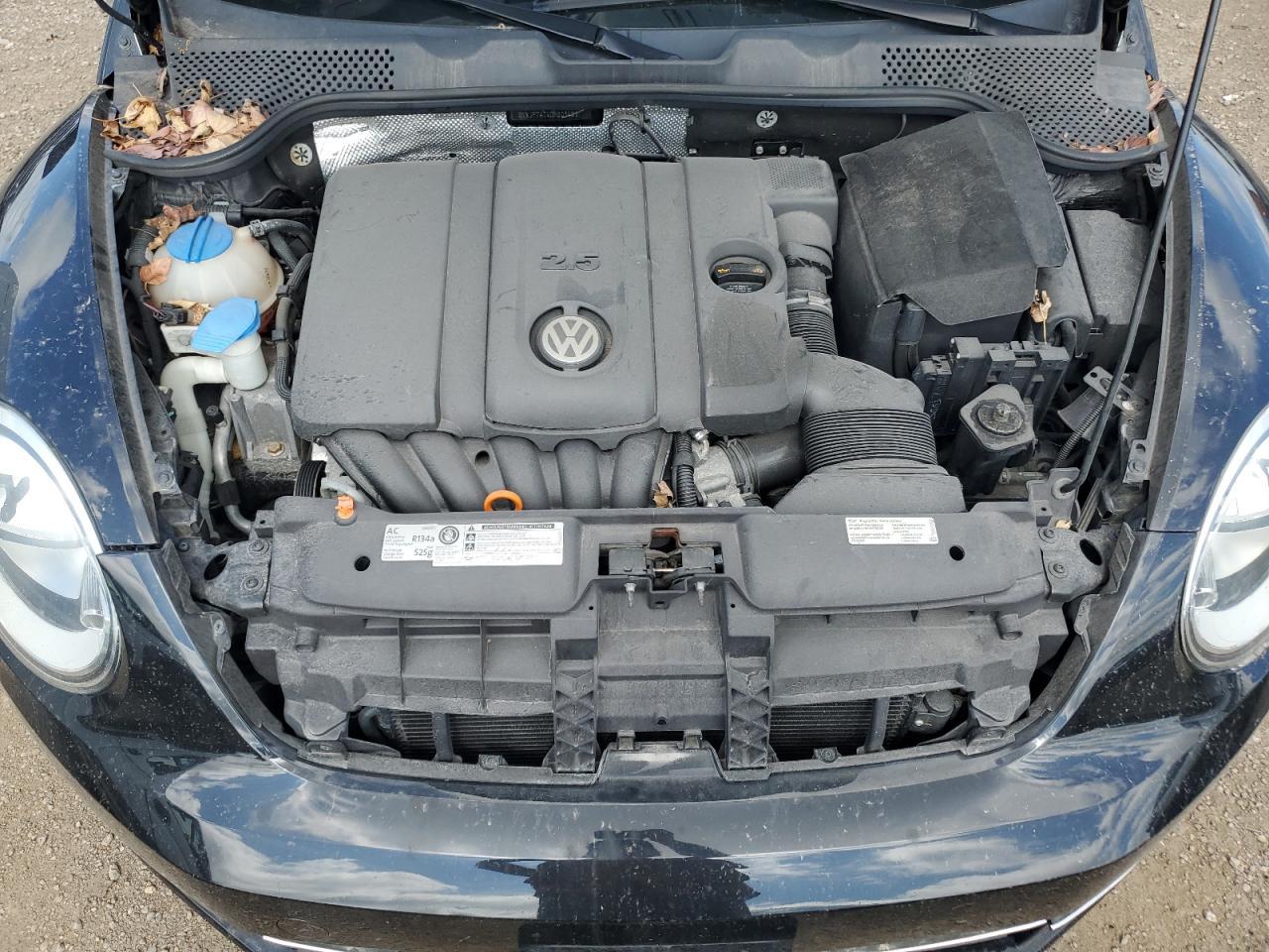 2013 VOLKSWAGEN Beetle