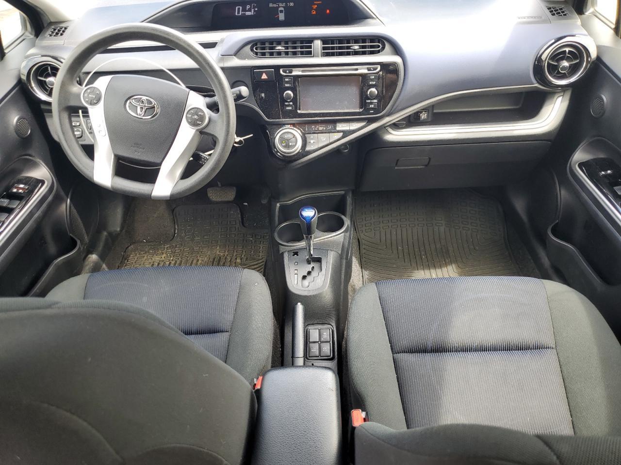 2015 TOYOTA Prius c